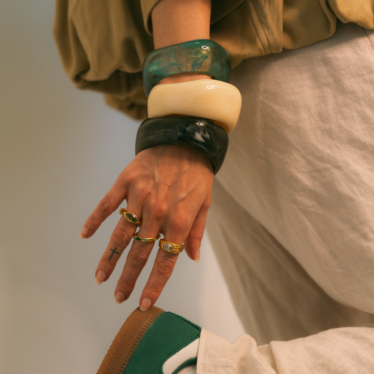 LAGUNA Resin Bangle Set